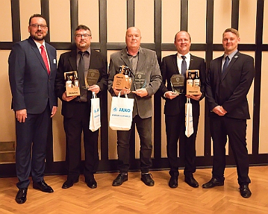 2022 0414 - Náchod - 11. Galavečer krajského fotbalu - 030 10. Rozhodčí desetiletí soutěží Královéhradeckého KFS Miloš Hofman Marian Otava Miroslav Filip