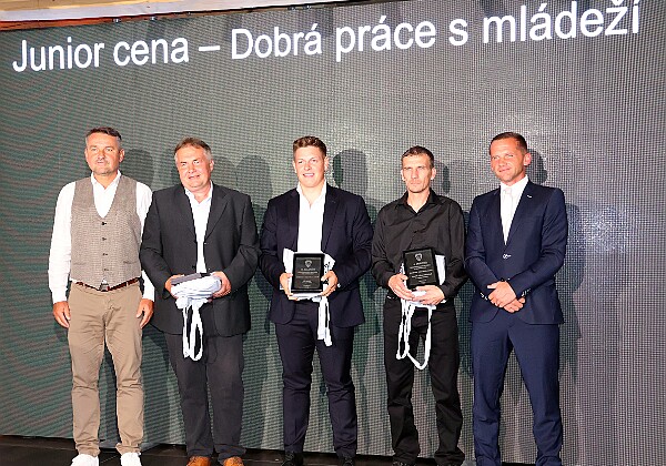 JUNIOR CENA-TRENÉR MLÁDEŽE-TRÁVNÍK-FIAR PLAY-ROZHODČÍ-TRENÉR MUŽŮ JUNIOR CENA-TRENÉR MLÁDEŽE-TRÁVNÍK-FIAR PLAY-ROZHODČÍ-TRENÉR MUŽŮ